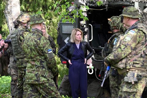 Estlands Premierministerin Kaja Kallas beim Truppenbesuch im Rahmen des Manövers "Spring Storm"