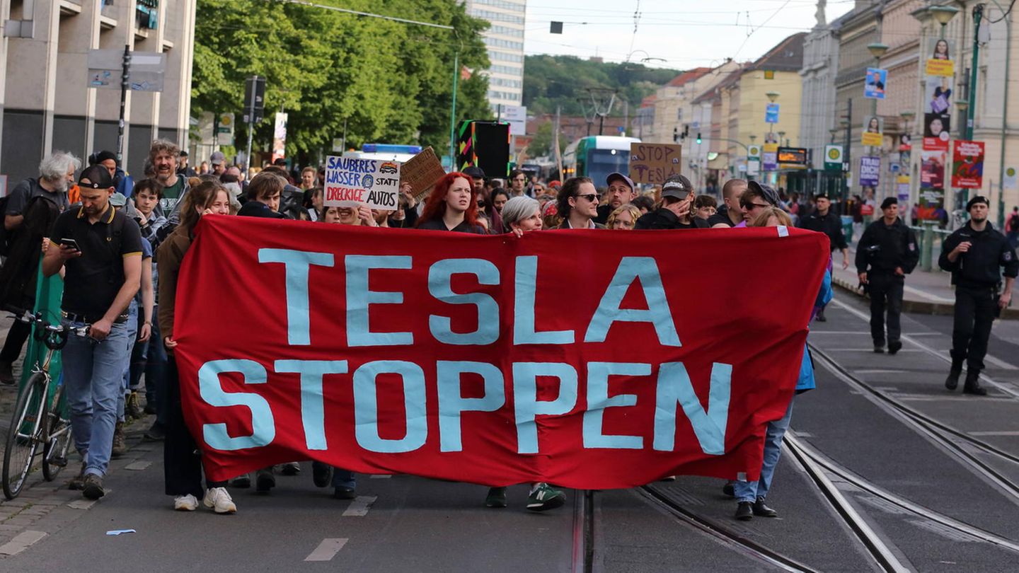 Investigativ-Team: Ausbau der Tesla-Fabrik: Anwohner zeigen sich frustriert – stern-Reporterin ordnet die Lage ein