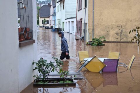 Unwetter: Hochwasser flutet die historische Altstadt von Ottweiler im Saarland