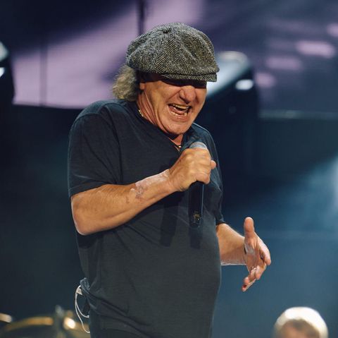 AC/DC-Sänger Brian Johnson (links) und Leadgitarrist Angus Young beim Konzert in Gelsenkirchen