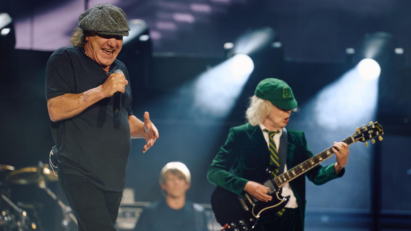 Konzert in Gelsenkirchen: Die volle Dröhnung: So brachte AC/DC die Arena auf Schalke zum Beben