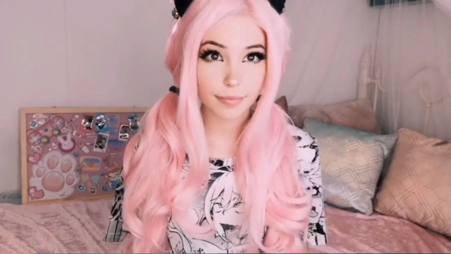 Belle Delphine inszeniert Anime-Erotik