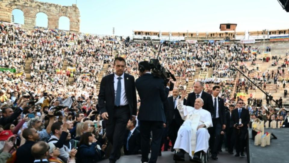 Papst Franziskus in der Arena von Verona