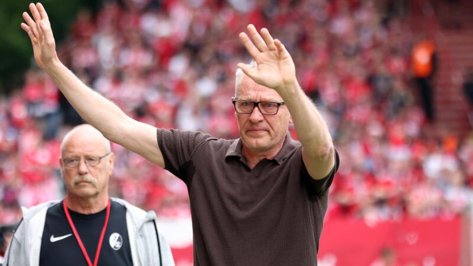 Auch Christian Streich sagt nach sagenhaften 13 Jahren als Trainer beim SC Freiburg Adieu. Mit Tränen in den Augen verabschiedete sich der dienstälteste Übungsleiter bei den Fans.