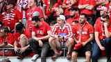 Viel zu feiern gab es für den 1. FC Köln in dieser Saison ohnehin nicht. Doch nach dem letzten Spiel in Heidenheim herrschte rot-weiße Katerstimmung. Mit einer klaren 1:4-Niederlage verabschiedeten sich die Geißböcke in die 2. Bundesliga. Der siebte Abstieg der Vereinsgeschichte.