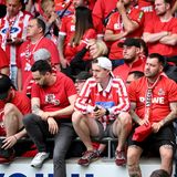Viel zu feiern gab es für den 1. FC Köln in dieser Saison ohnehin nicht. Doch nach dem letzten Spiel in Heidenheim herrschte rot-weiße Katerstimmung. Mit einer klaren 1:4-Niederlage verabschiedeten sich die Geißböcke in die 2. Bundesliga. Der siebte Abstieg der Vereinsgeschichte.