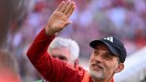 Während in Dortmund und Freiburg zwei Legenden verabschiedet wurden, endete für den FC Bayern und Thomas Tuchel eher eine Beziehung der Marke "Missverständnis". Nach etwas mehr als einem Jahr und der ersten titellosen Saison seit 12 Jahren muss der Trainer seinen Posten räumen. Passend dazu verspielten die Bayern auch noch eine 2:0-Führung gegen Hoffenheim, verloren mit 2:4 und verspielten die Vizemeisterschaft.