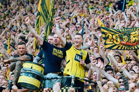Auf Tuchfühlung: Marco Reus verabschiedete sich persönlich von der Südtribüne
