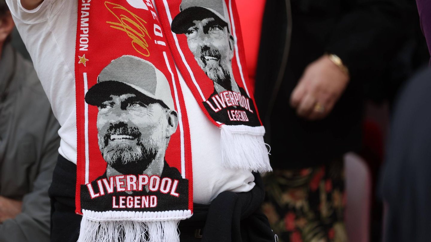 Viele erfolgreiche Trainer gab es in der Historie des Liverpool FC, aber kaum einer wird so verehrt wie Klopp. Nicht nur wegen des ersten Meistertitels seit 30 Jahren gilt der Deutsche bei den Fans als Legende.