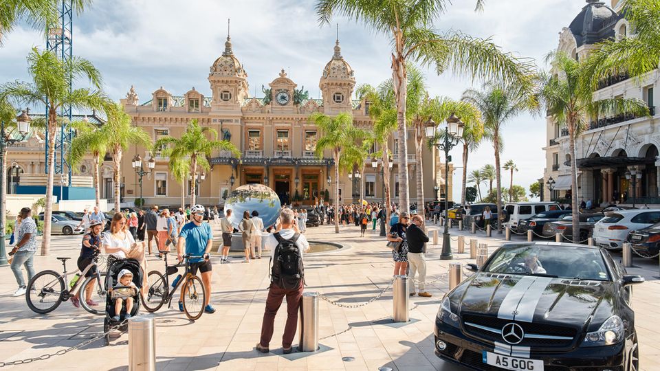 Übernachtungen im noblen "Hôtel de Paris" in Monaco spielen eine Rolle in dem italienischen Korruptionsskandal