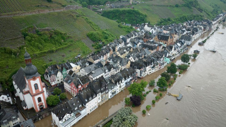 Hochwasser in Zell/Mosel: In Saarland und Rheinland-Pfalz sinken die Pegelstände
