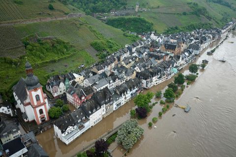 Hochwasser in Zell/Mosel: In Saarland und Rheinland-Pfalz sinken die Pegelstände