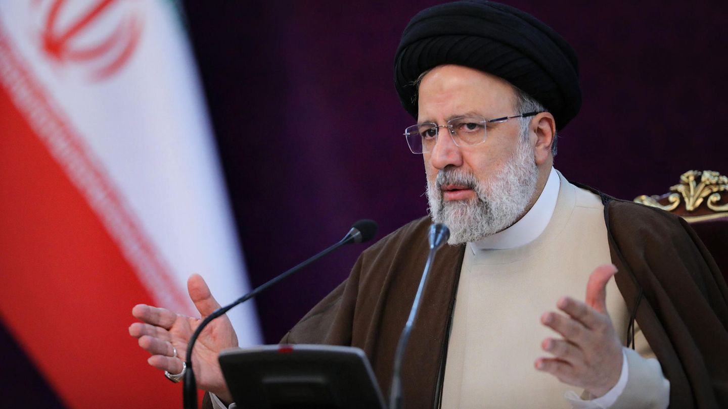 Präsident Ebrahim Raisi bei einer Veranstaltung während des Ramadan