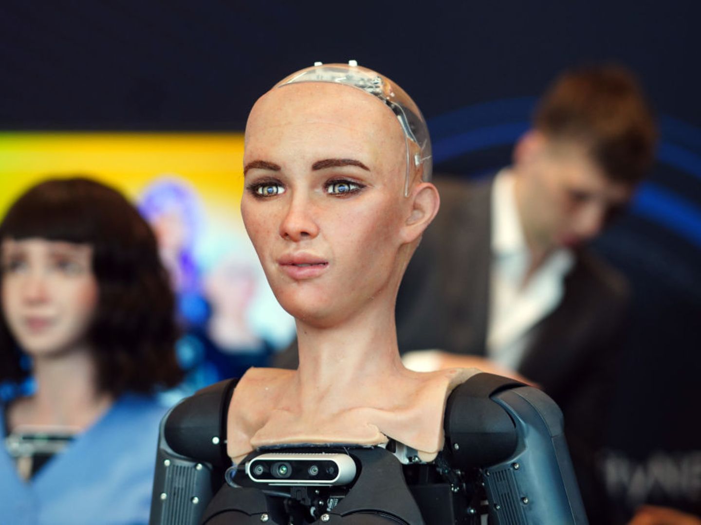 Roboter hlt Abschlussrede vor 2000 Studenten  und empfiehlt  Blauschimmelkse-Dip | STERN.de