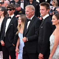 Kevin Costner mit seiner Familie bei den Filmfestspielen in Cannes