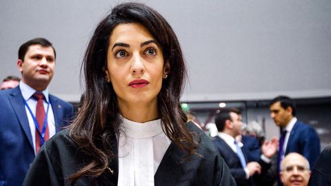 Amal Clooney bei Gericht