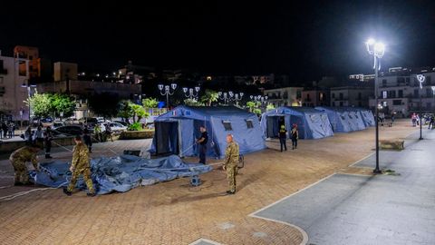 Erdbeben in Neapel verunsichert Anwohner – viele wollen aus Angst lieber in Zelten als im eigenen Haus schlafen