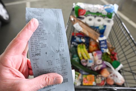 Im neuen Pick & Go-Testmarkt in Düsseldorf wird bislang erstmalig in Europa getestet, wie beim Einkauf in Zukunft kontaktlos und schnell bezahlt werden kann.