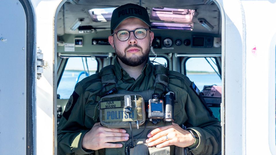 Ivar Männi patrouilliert als Polizist für den estnischen Grenzschutz auf dem Narva-Stausee