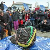 Großer, schwarzer Meteorit