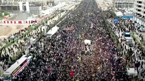 Iran Präsident: Menschenmassen betrauern verunglückten Ebrahim Raisi