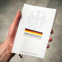 Das deutsche Grundgesetz trat am 23. Mai 1949 in Kraft.