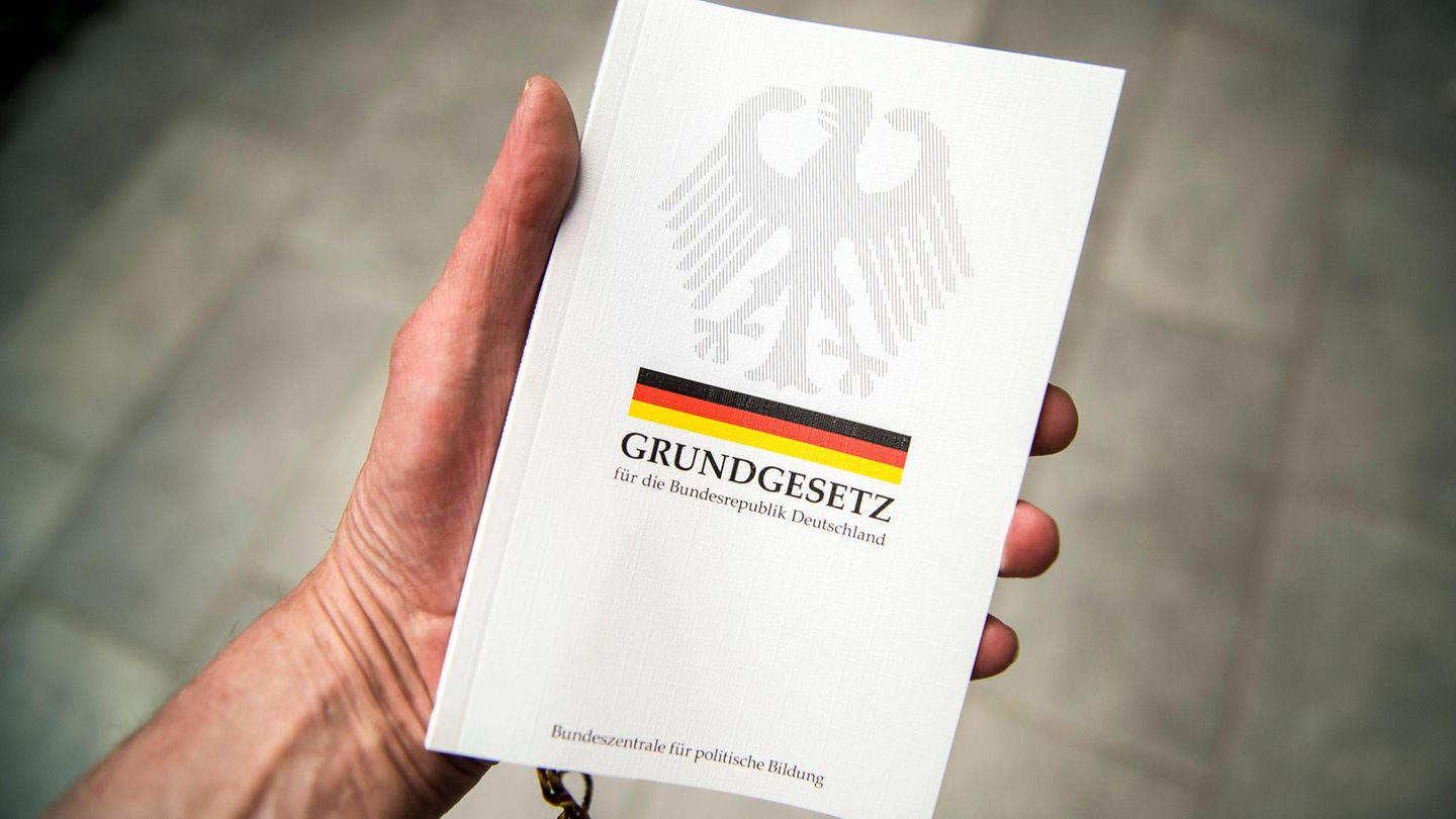 Das deutsche Grundgesetz trat am 23. Mai 1949 in Kraft.