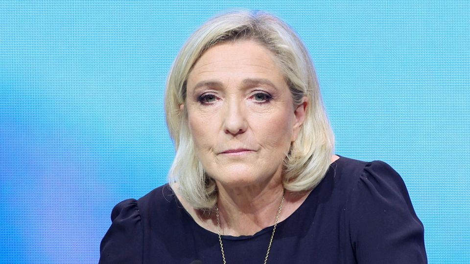 Le pen Marine Le Pen will für den Rassemblement National französische Präsentin werden.