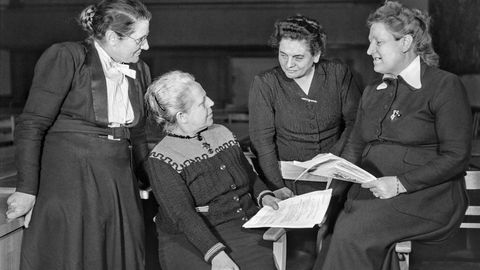 Die vier Mütter des Grundgesetzes: Helene Wessel, Helene Weber, Frieda Nadig und Elisabeth Selbert