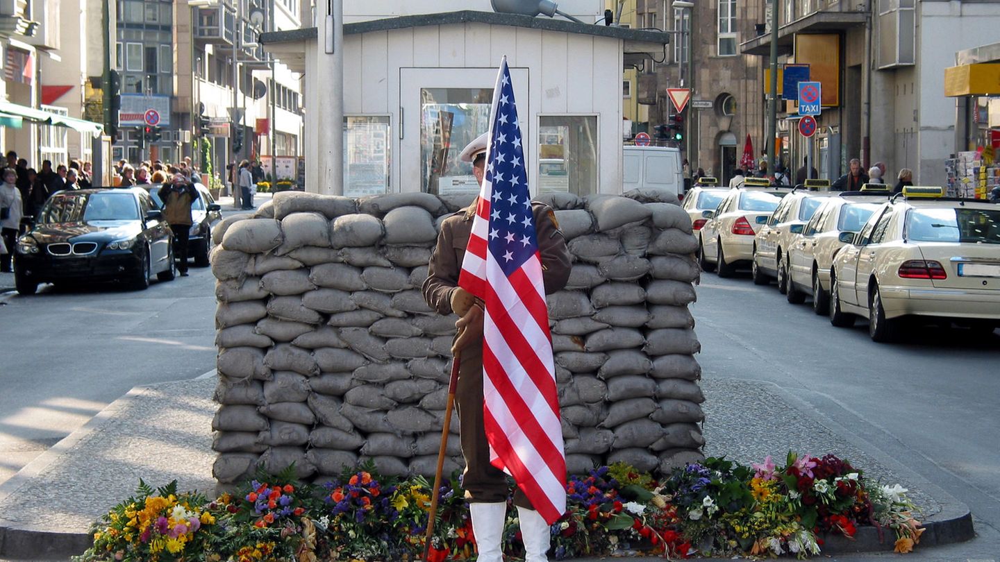 Checkpoint Charlie