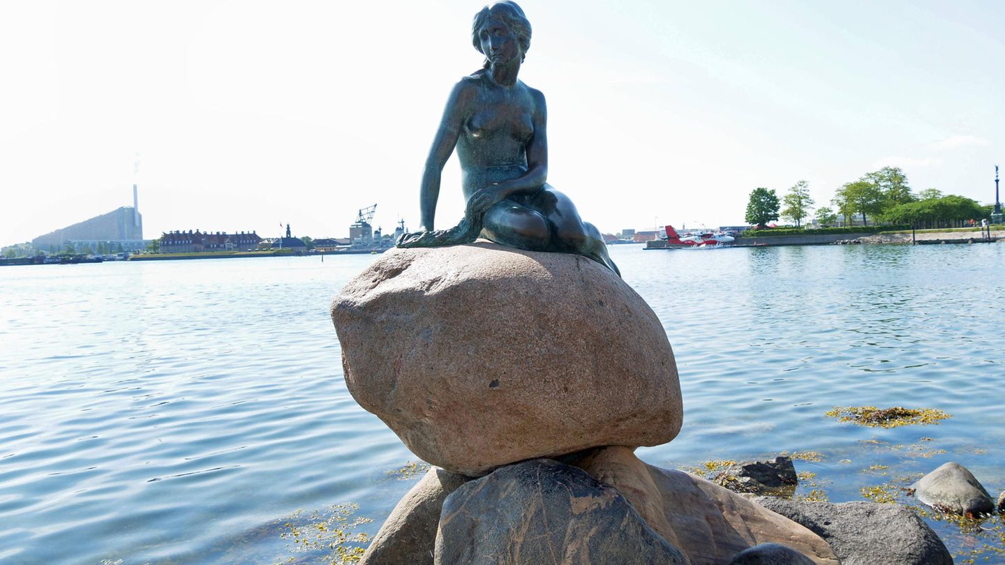 Platz 4: The little Mermaid, Kopenhagen, Dänemark Little Mermaid Copenhagen