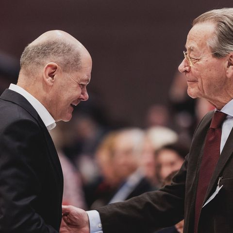 Bundeskanzler Olaf Scholz (l.) und SPD-Urgestein Franz Müntefering