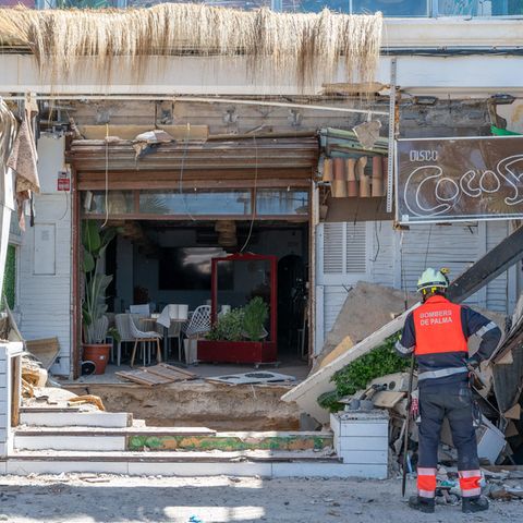 Die Unglücksstelle der eingestürzten Dachterrasse des "Medusa Beach Clubs" auf Mallorca