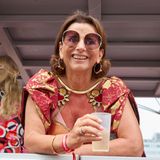 Keine Party ohne sie: Unternehmerin und Reality-TV-Star Claudia Obert ließ es sich nicht nehmen, an dem in ihrer Wahlheimat stattfindenden Umzug teilzunehmen