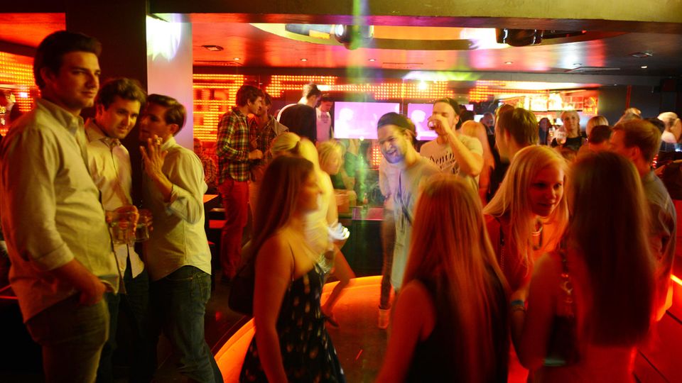 Party in Kampen aud Sylt: Alkohol und Drogen gehören dazu wie gute Musik
