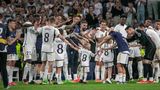 Seine Mannschaftskameraden bildeten ein Spalier. Auch Kroos' Kinder marschierten hindurch