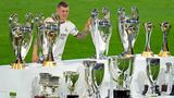 Sagenhafte 22 Titel holte Toni Kroos in seinen zehn Jahren bei Real Madrid. Vier Mal gewann er mit dem Verein die Champions League - und ein fünfter Titel könnte kommenden Samstag noch hinzukommen. Dazu gewann er mit dem Verein viermal die spanische Meisterschaft und fünfmal die Fifa-Klub-WM