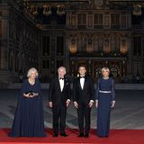 Königin Camilla und König Charles neben Emmanuel und Brigitte Macron