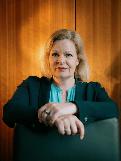 Portrait von Nancy Faeser