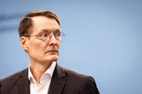 Karl Lauterbach auf einer Pressekonferenz