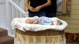 ...fand in New York statt: Das Wachsfigurenkabinett "Madame Tussauds" präsentierte nur zwei Monate nach der Geburt von Shiloh eine Wachs-Version des Babys.