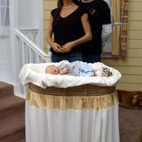 ...fand in New York statt: Das Wachsfigurenkabinett "Madame Tussauds" präsentierte nur zwei Monate nach der Geburt von Shiloh eine Wachs-Version des Babys.