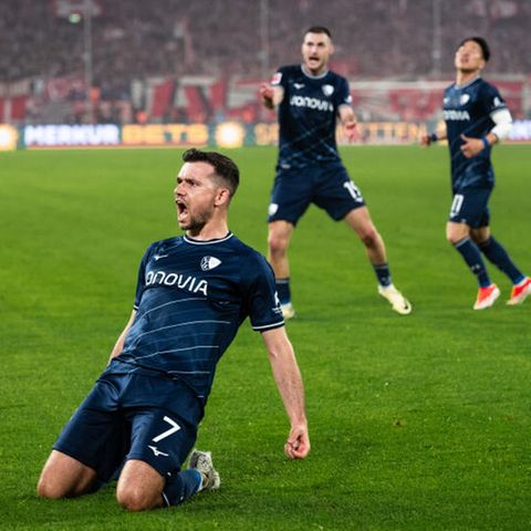 Bochums Torschütze Kevin Stöger jubelt nach seinem Treffer zum 0:3