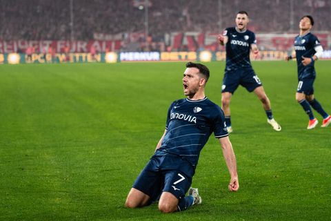 Bochums Torschütze Kevin Stöger jubelt nach seinem Treffer zum 0:3