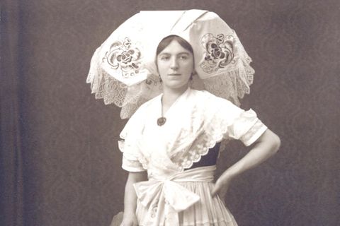 Die Schriftstellerin und Dichterin Mina Witkojc