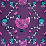 Lila Stoff mit Henne