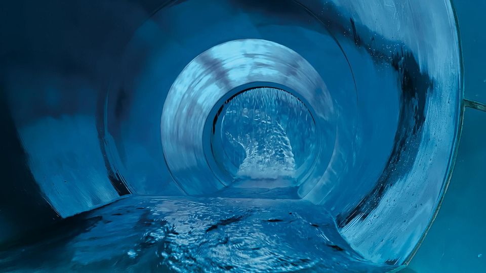 Wasserrutsche in der Dünen-Therme St. Peter-Ording