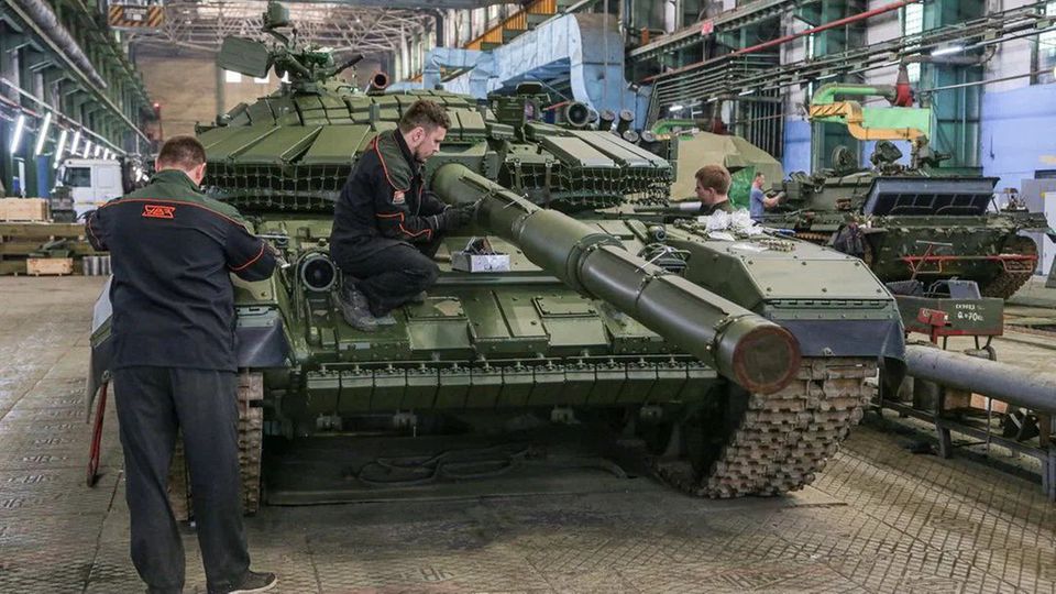 Rüstung in Russland: Montagehalle von Uralvagonzavod