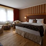 Genächtigt wird in kleinen Apartments mit großem Doppelbett.