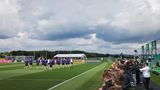 Immer auf Trab: Am Dienstag absolviert die Mannschaft die erste Trainingseinheit vor Zuschauern.